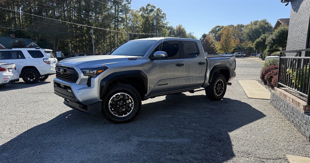 2025 Toyota Tacoma TRD Off Road's photo
