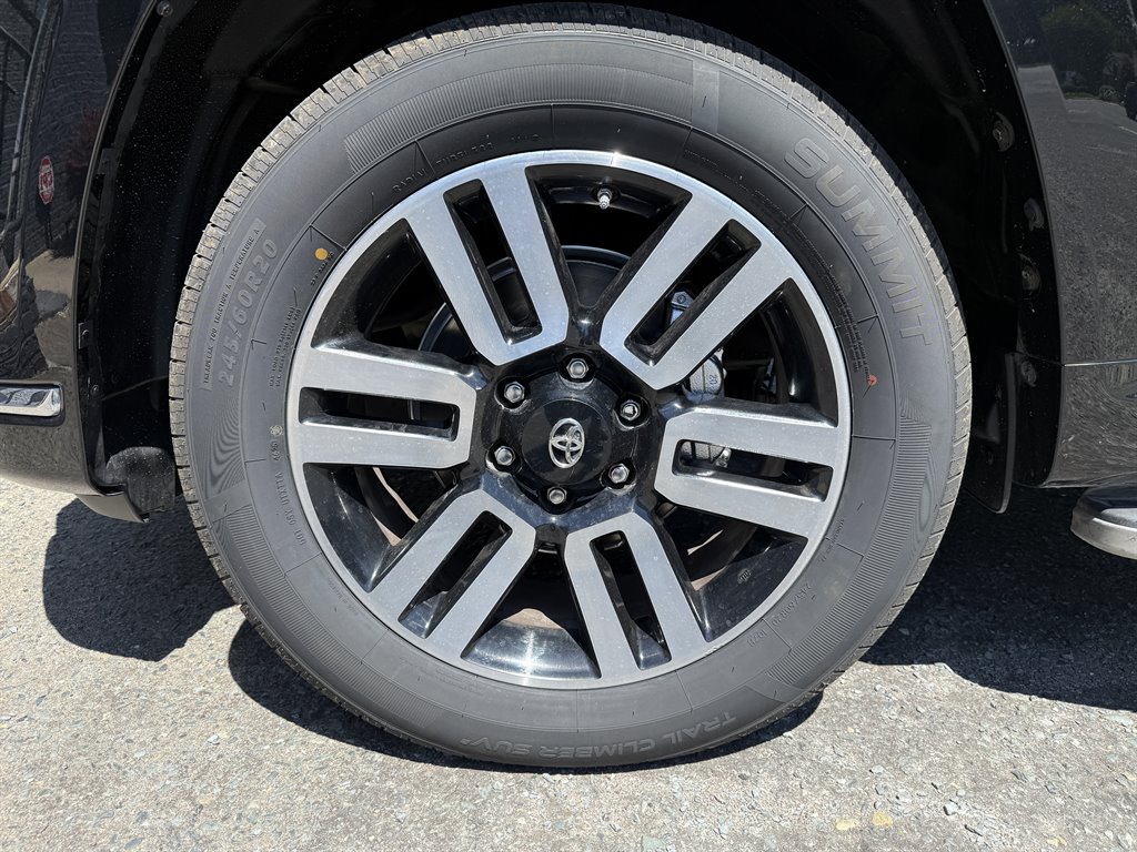 2019 Toyota 4Runner Limited - Photo 9