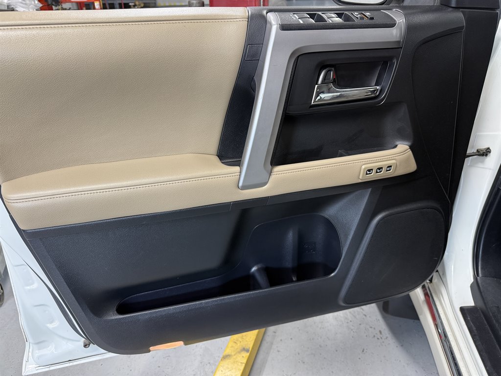 2016 Toyota 4Runner Limited - Photo 11