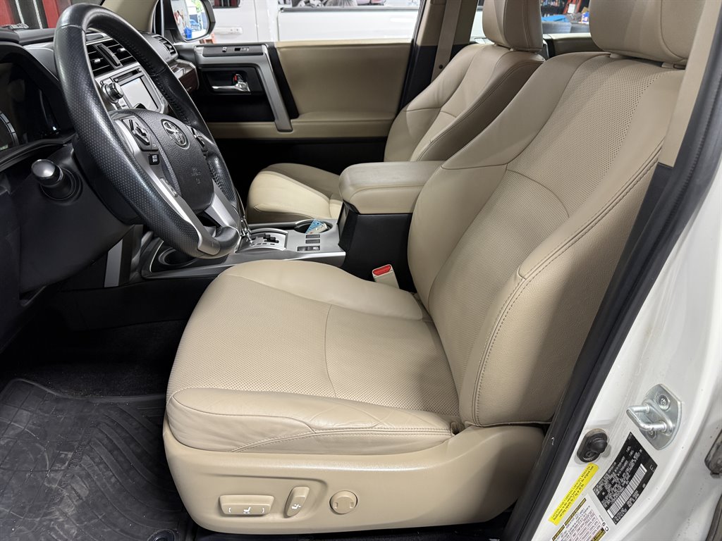 2016 Toyota 4Runner Limited - Photo 10