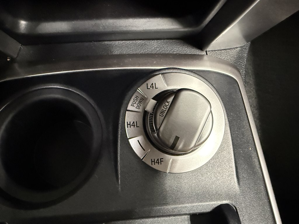 2016 Toyota 4Runner Limited - Photo 19