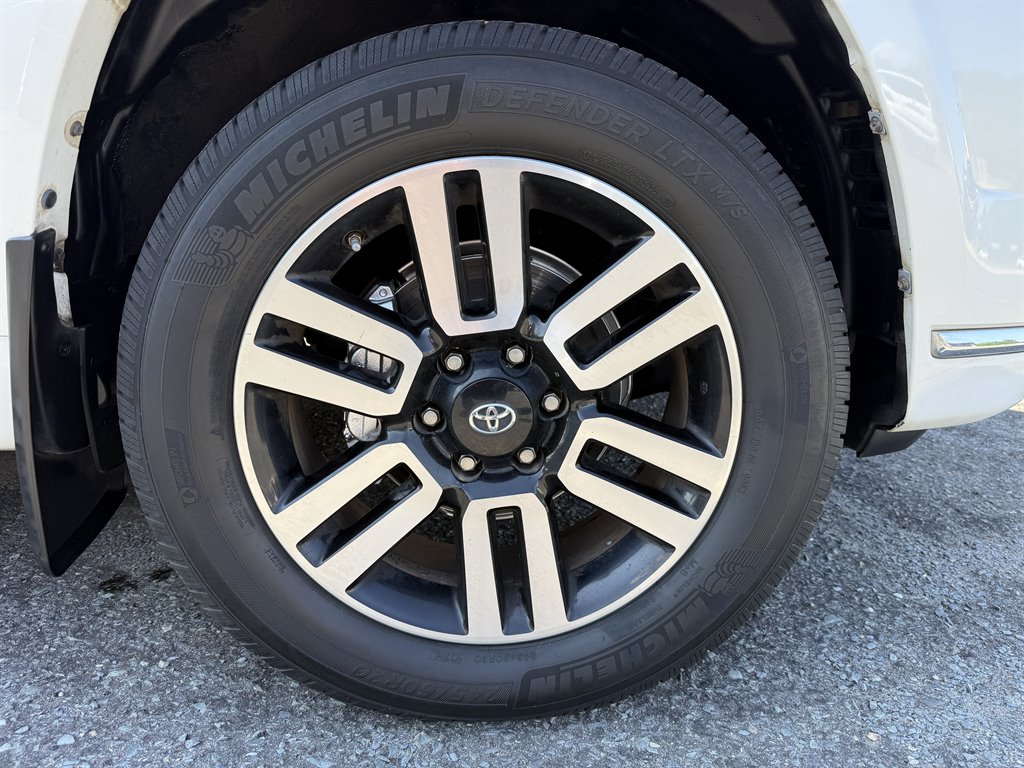 2016 Toyota 4Runner Limited - Photo 6