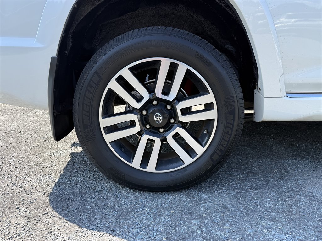 2016 Toyota 4Runner Limited - Photo 7