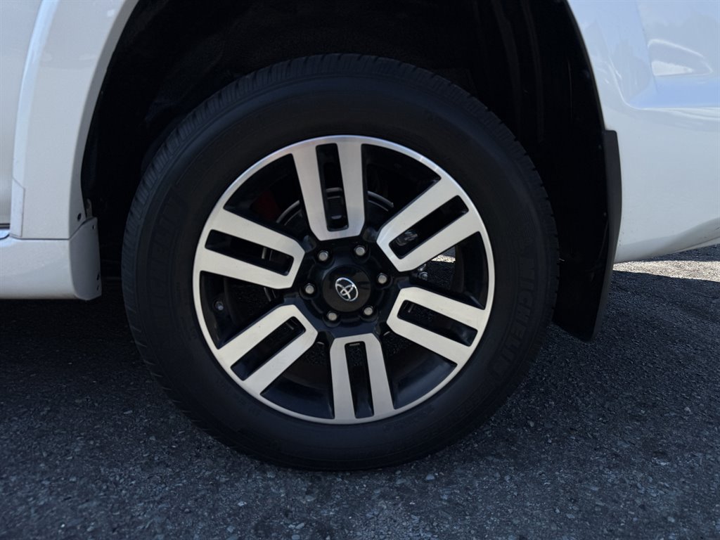 2016 Toyota 4Runner Limited - Photo 9