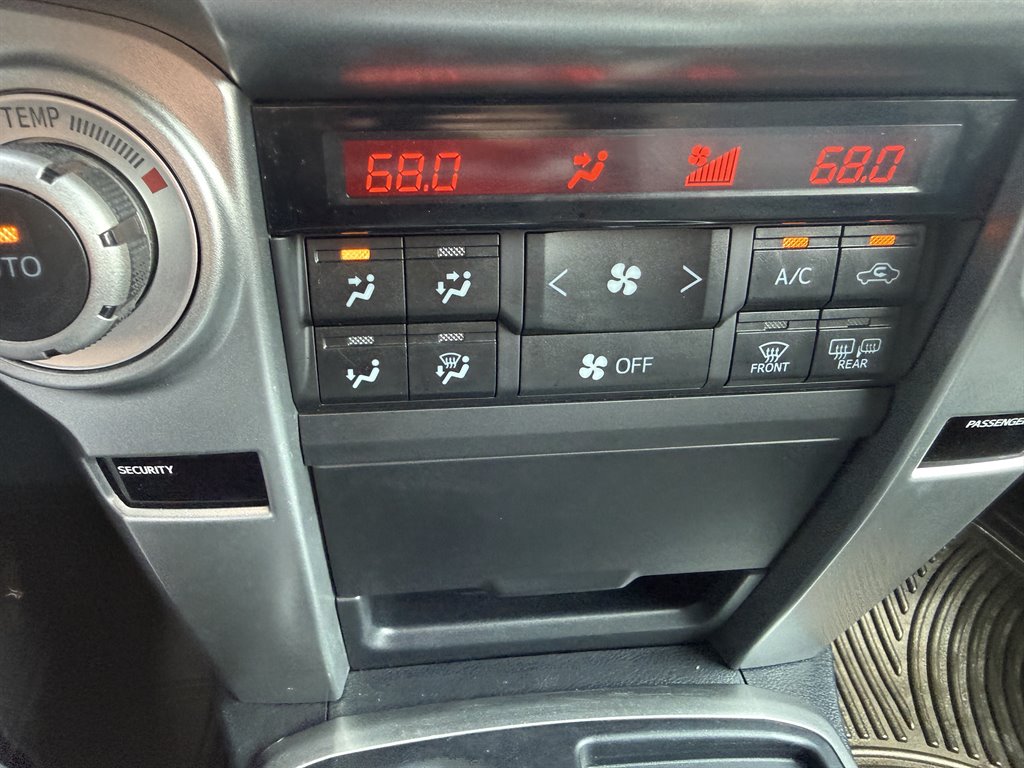 2013 Toyota 4Runner SR5 - Photo 16