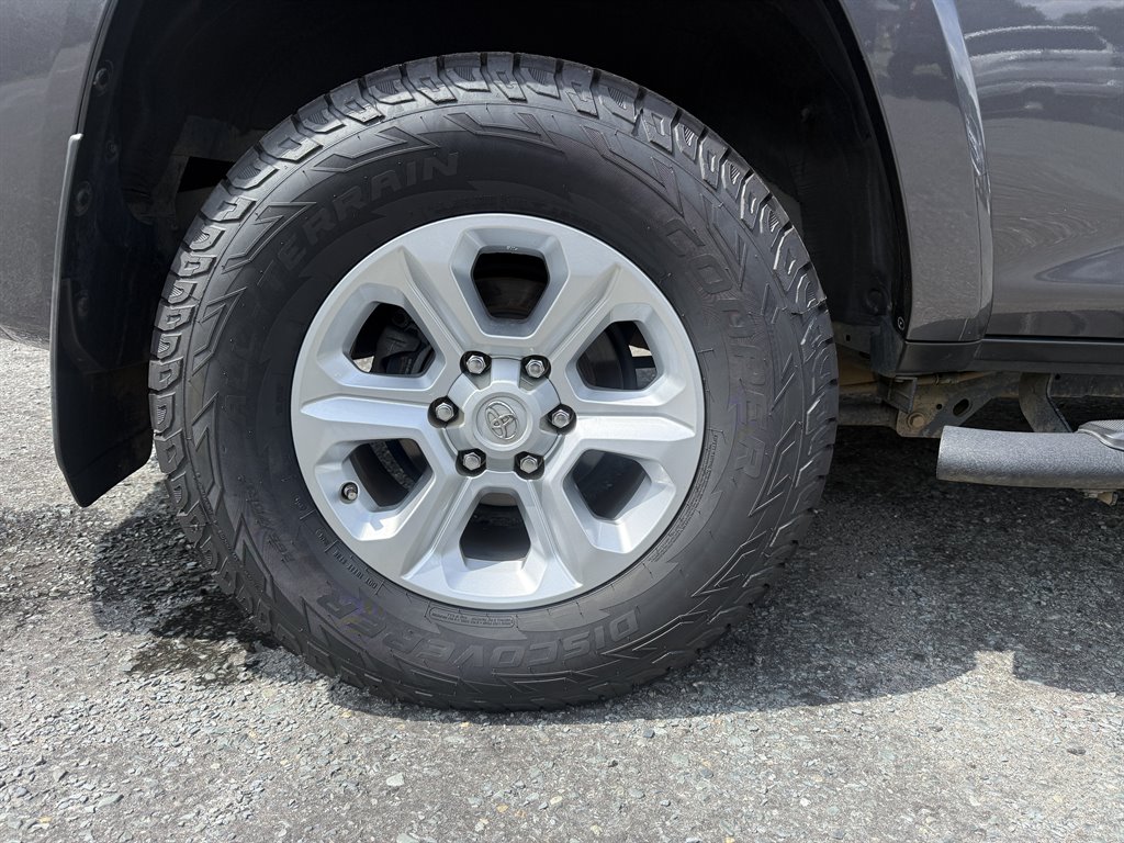 2021 Toyota 4Runner SR5 Premium - Photo 9