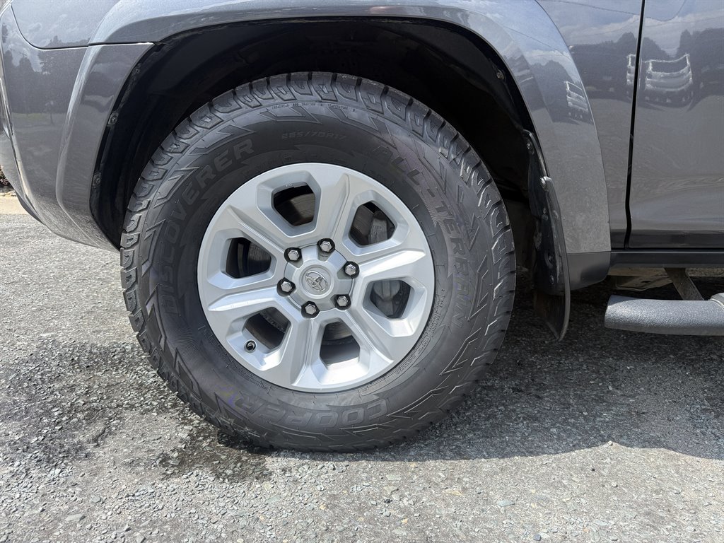 2021 Toyota 4Runner SR5 Premium - Photo 10