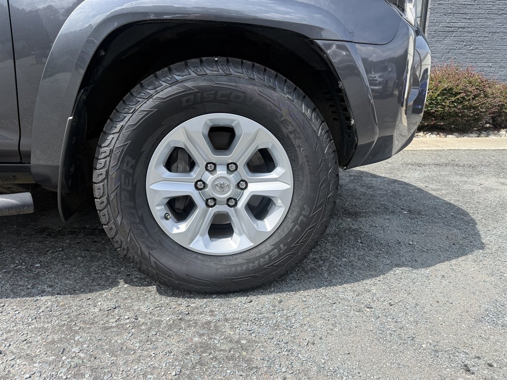 2021 Toyota 4Runner SR5 Premium - Photo 8