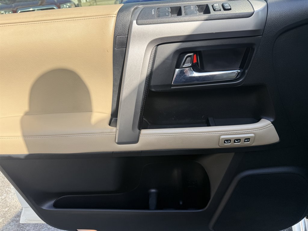 2016 Toyota 4Runner Limited - Photo 12