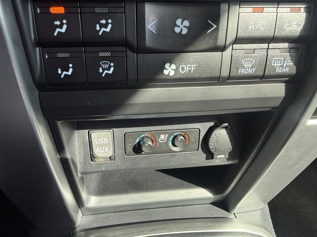 2016 Toyota 4Runner Limited - Photo 18