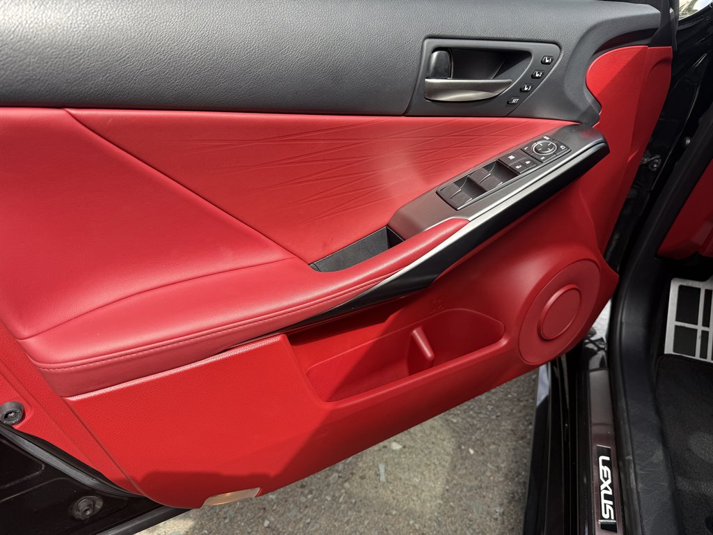 2025 Lexus IS 500 F SPORT PERFORMANCE - Photo 9